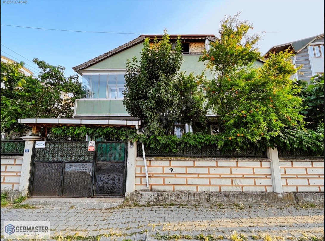 "GEBMASTER" Gayrimenkul'den Satılık Triplex Müstakil Bina..