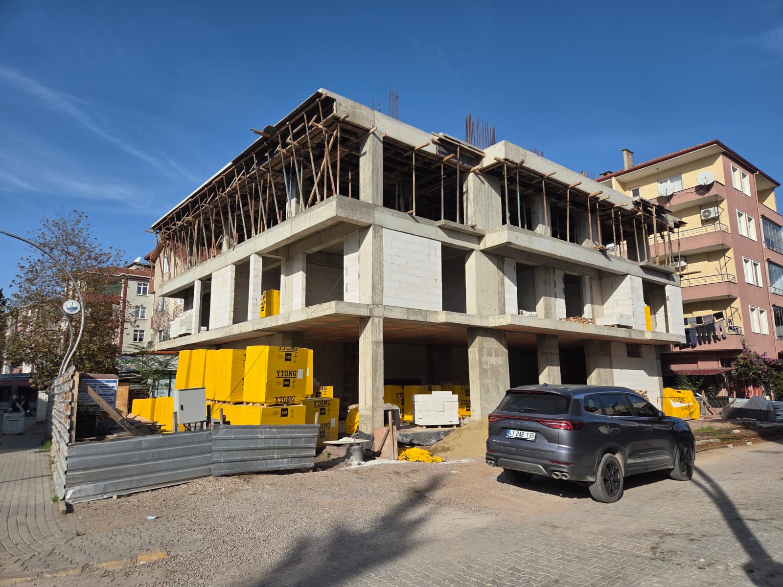 60 EVLER MERKEZİNDE SATILIK 3+1 DAİRELER.