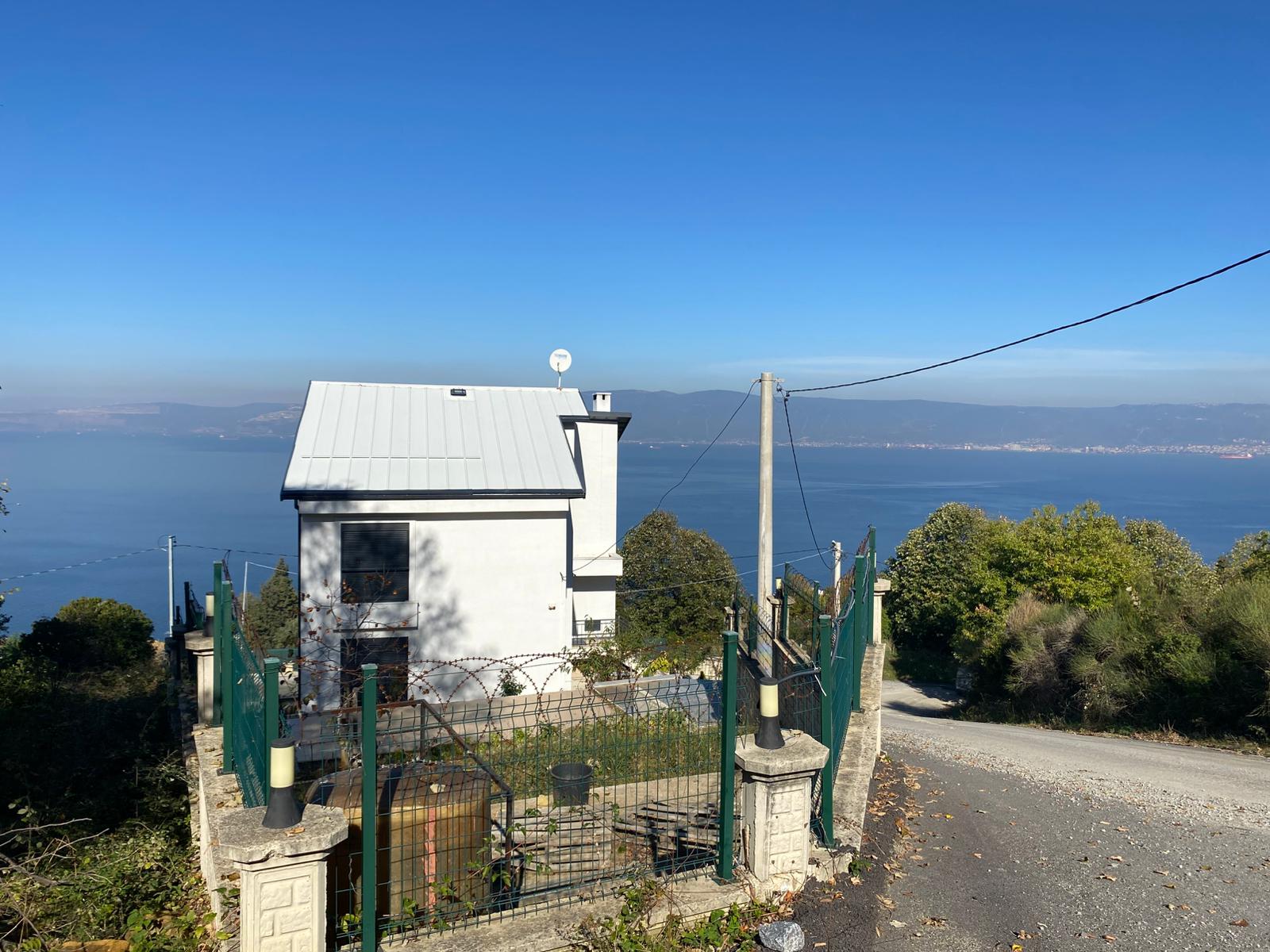 GEBMASTER'DAN GÖLCÜK ULAŞLI'DA VİLLAYA UYGUN SONSUZ DENİZ MANZARALI ARSA