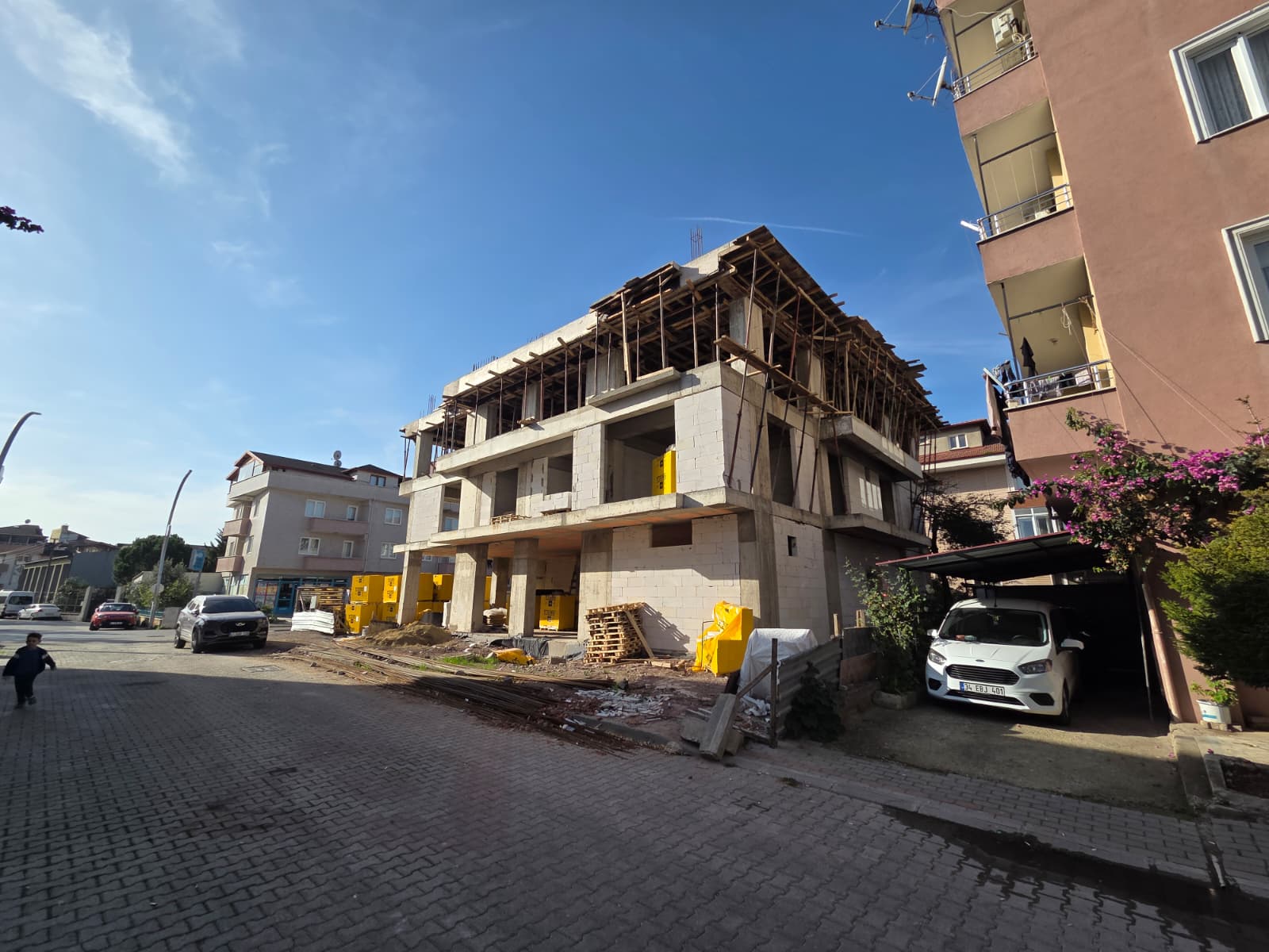 60 EVLER MERKEZİNDE SATILIK 3+1 DAİRELER.