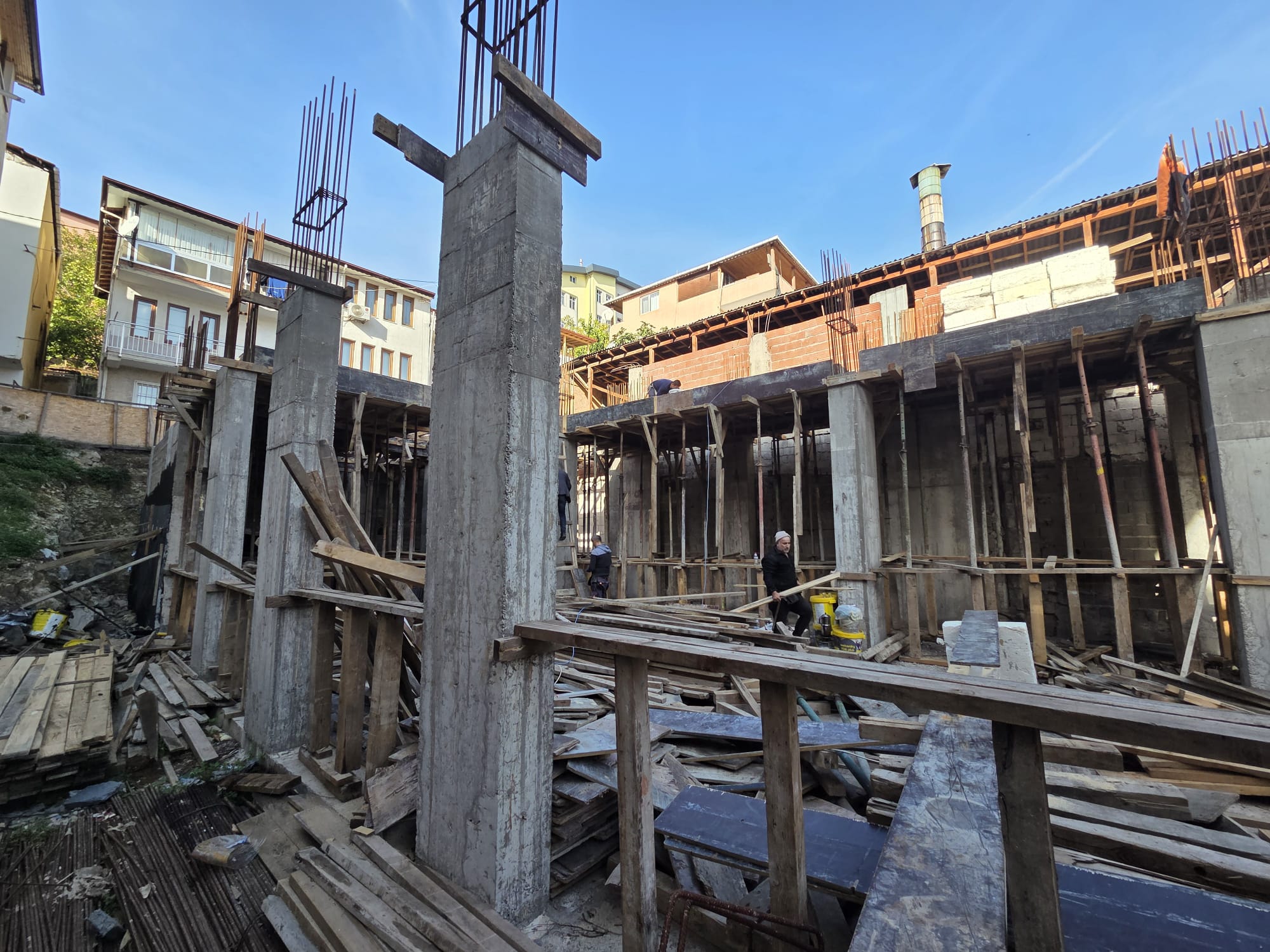 KURUÇEŞME MERKEZ'DE 2+1 SATILIK DAİRE