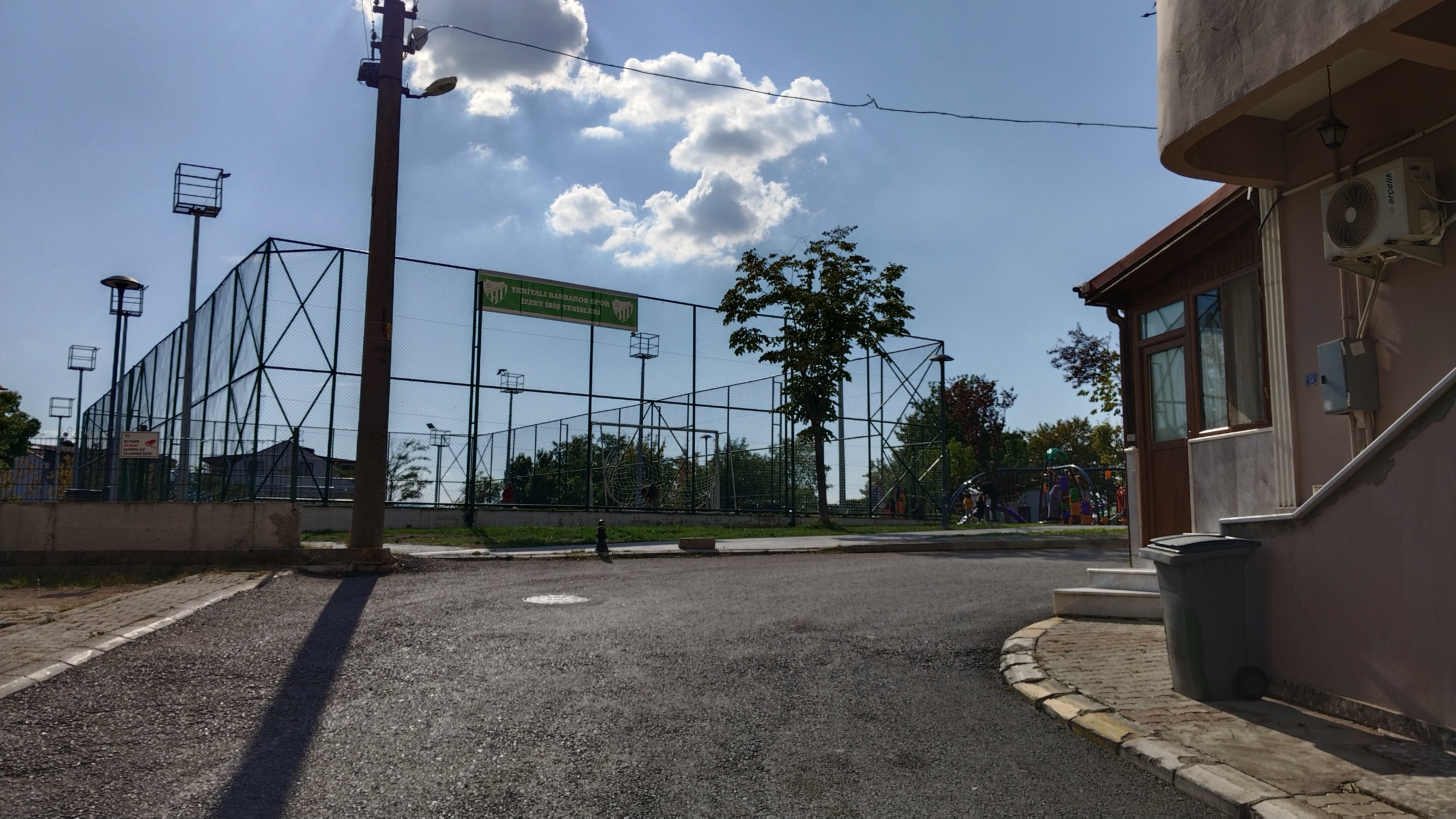 KÖRFEZ, BARBAROS MAH. ASANSÖRLÜ 2+1 DAİRELER.